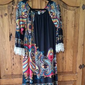 Elegant Multicolor Paisley Blouse with Lace Detail